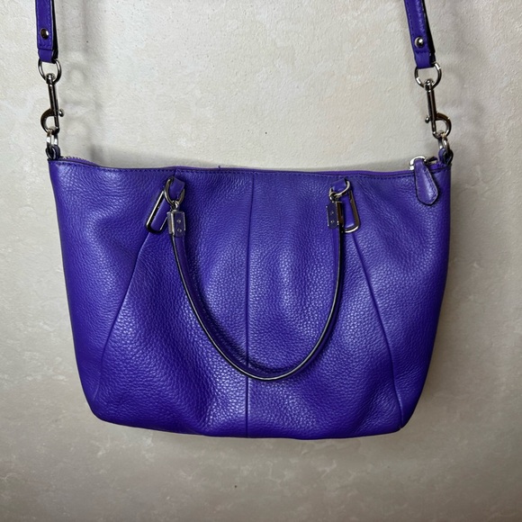 Coach Vibrant Purple Shoulder Bag - Picture 3 of 13